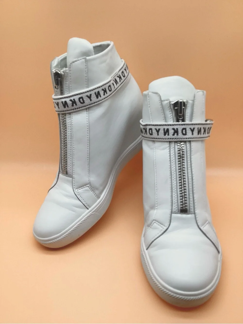 DKNY White Wedge Sneakers with Branded Strap Excellent Condition! Size 7.5 - Picture 4 of 10